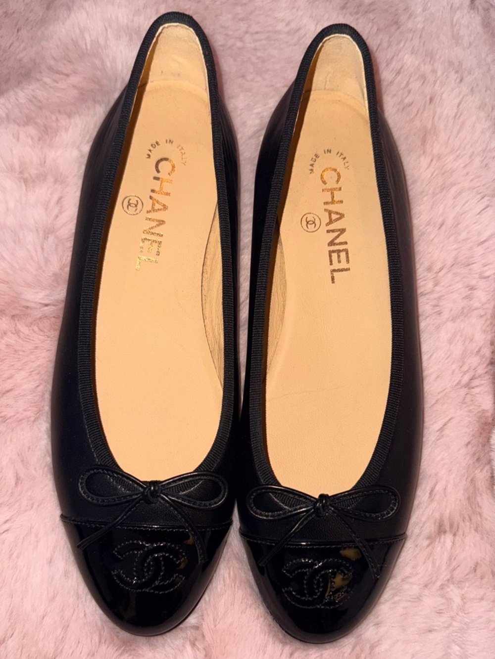 BRAND NEW CHANEL Black Leather Ballet Flats with Patent CC Cap Toe